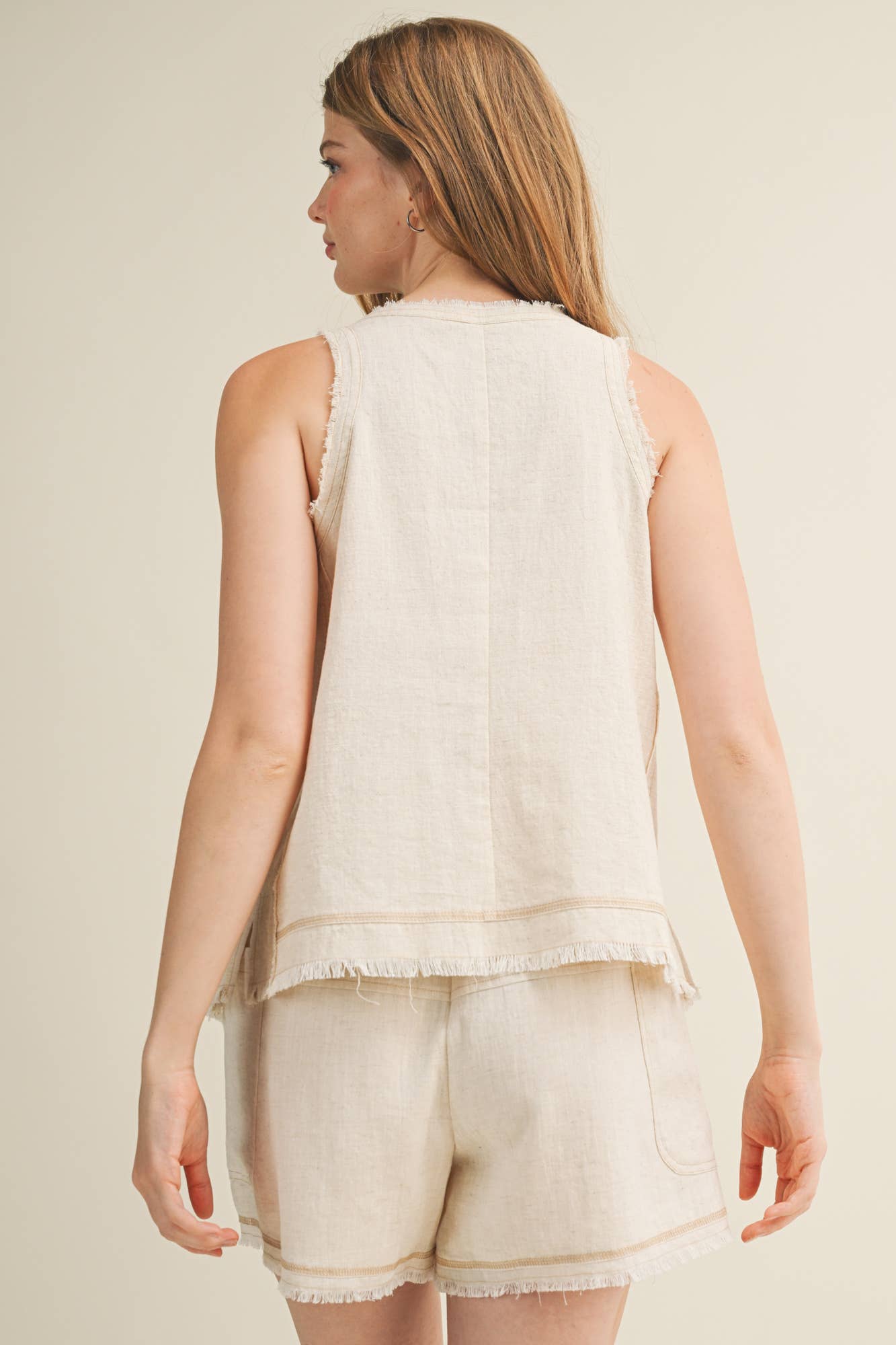 Frayed V-Neck Center Seam Tank Top