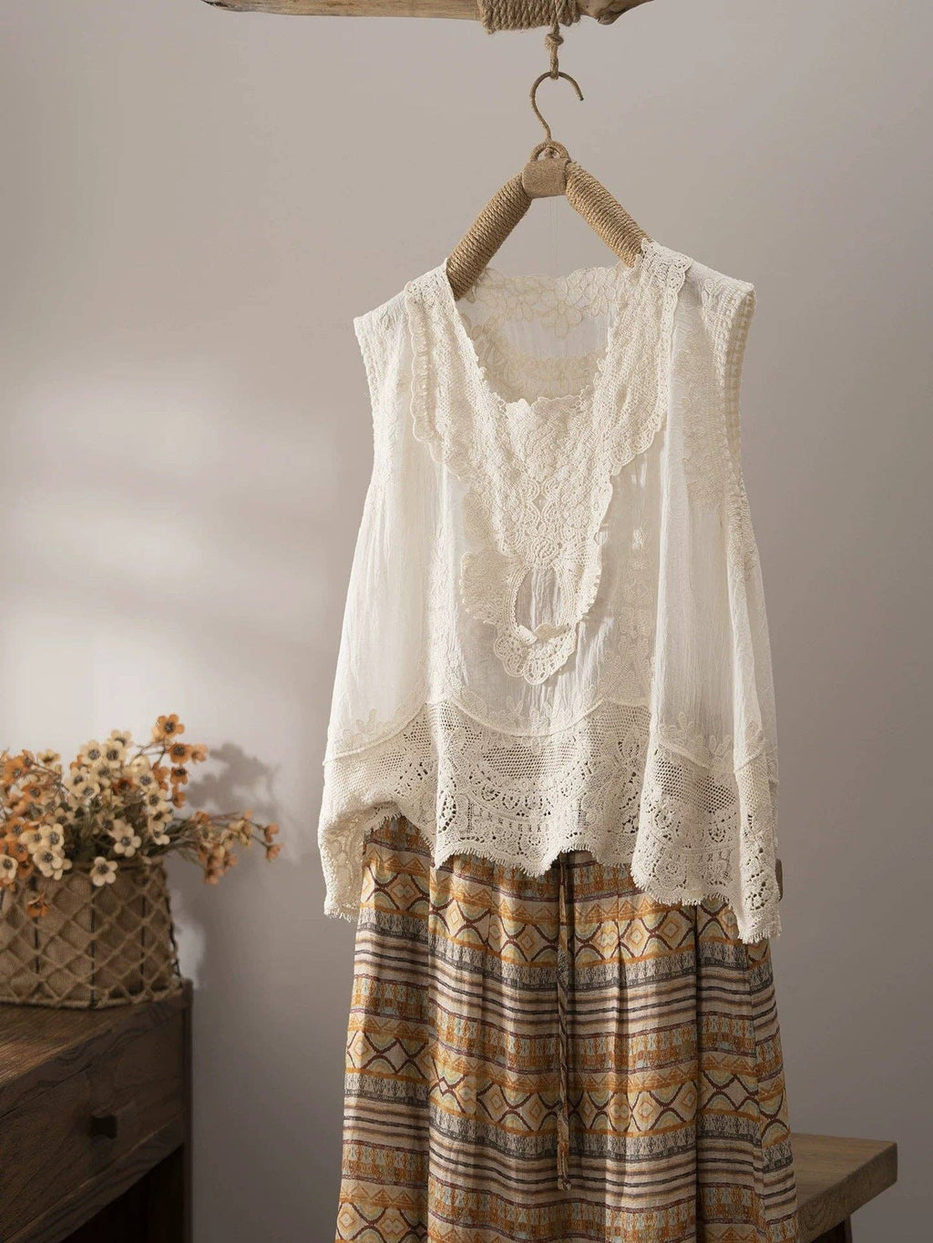 Women's Bohemian Sleeveless Crochet Knit Top