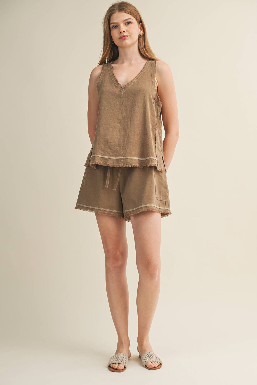 Frayed V-Neck Center Seam Tank Top