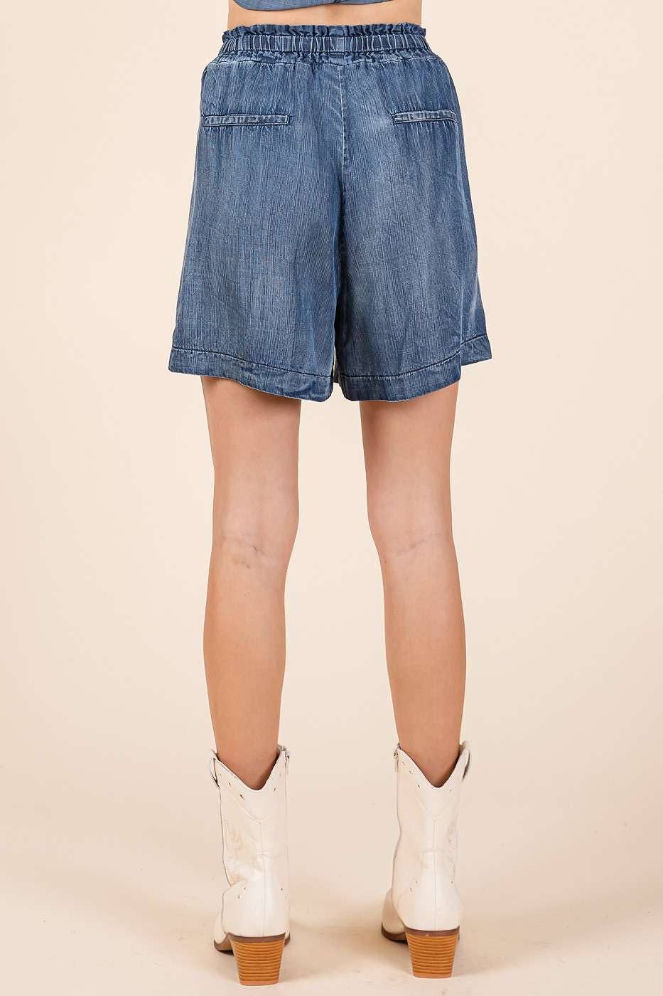 WASHED CHAMBRAY ELASTIC WAIST EASY FIT SHORTS