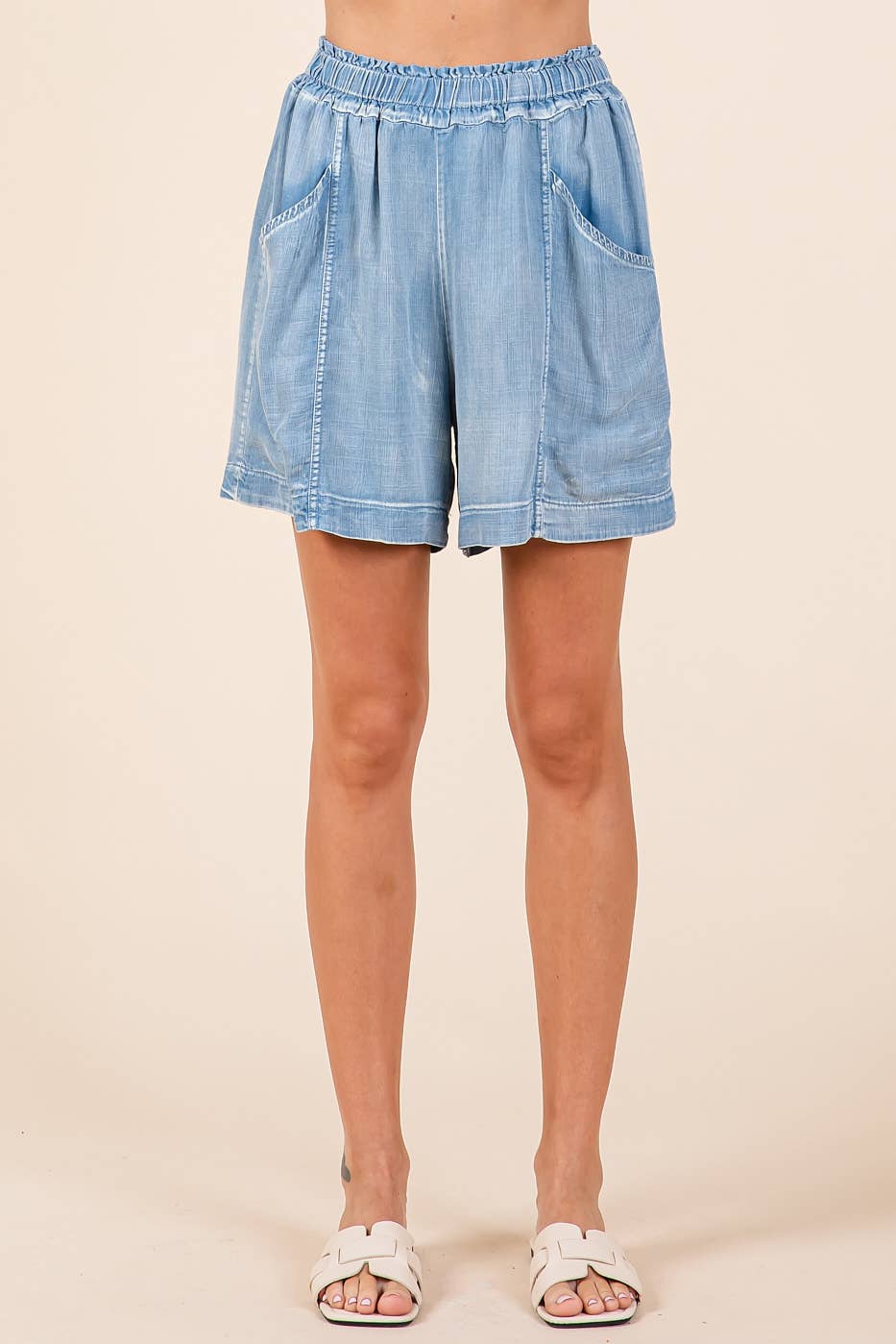 WASHED CHAMBRAY ELASTIC WAIST EASY FIT SHORTS