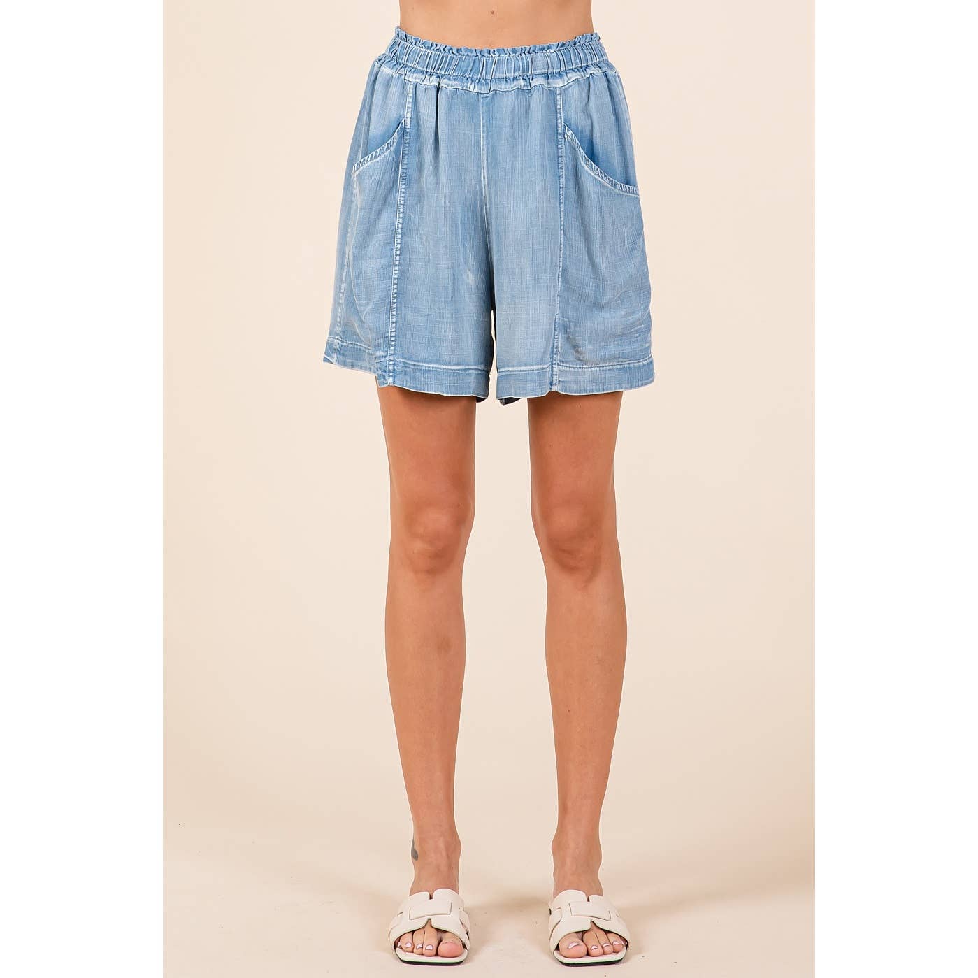 WASHED CHAMBRAY ELASTIC WAIST EASY FIT SHORTS