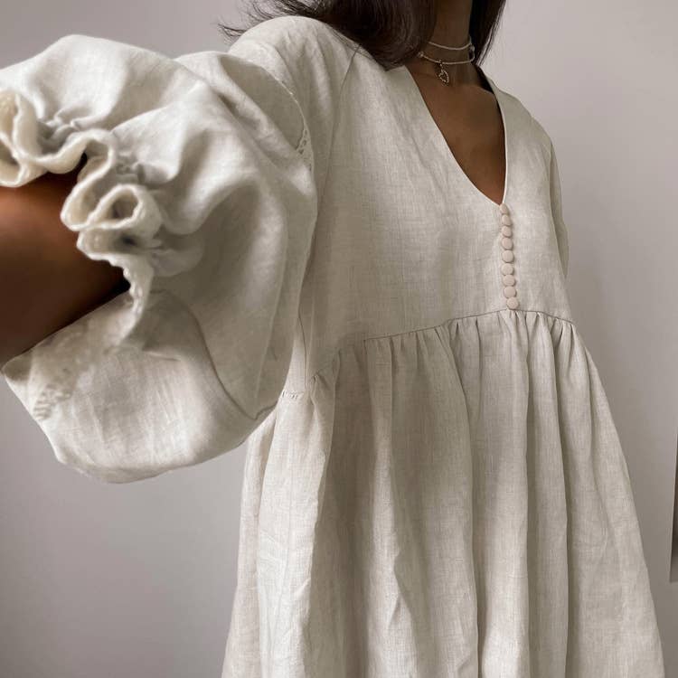 Cotton linen French V-neck lantern sleeve dress