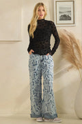 Oli & Hali - Washed All Over - Star Patched Jeans